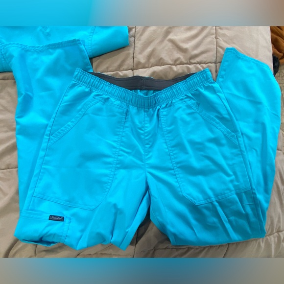 Scrub Set - Picture 3 of 5